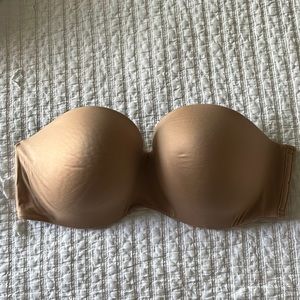 Victoria’s Secret Body By Victoria Strapless Bra